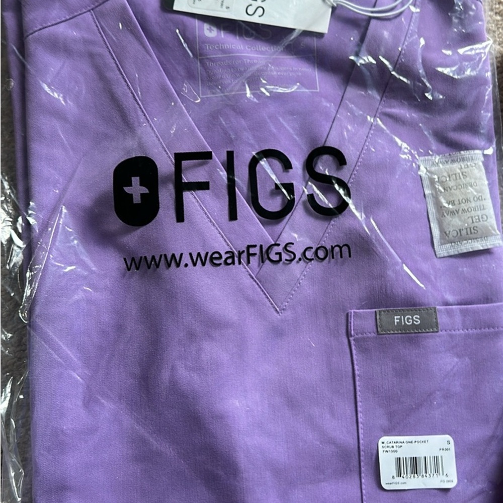 FIGS Lavender Purple Scrub Set - V-Neck Top & Drawstring Pants